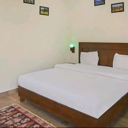 Hotel Ramayana Khadzsuráhó Kültér fotó