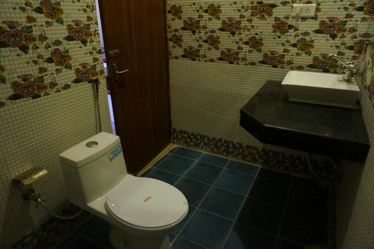 Hotel Ramayana Khadzsuráhó Kültér fotó
