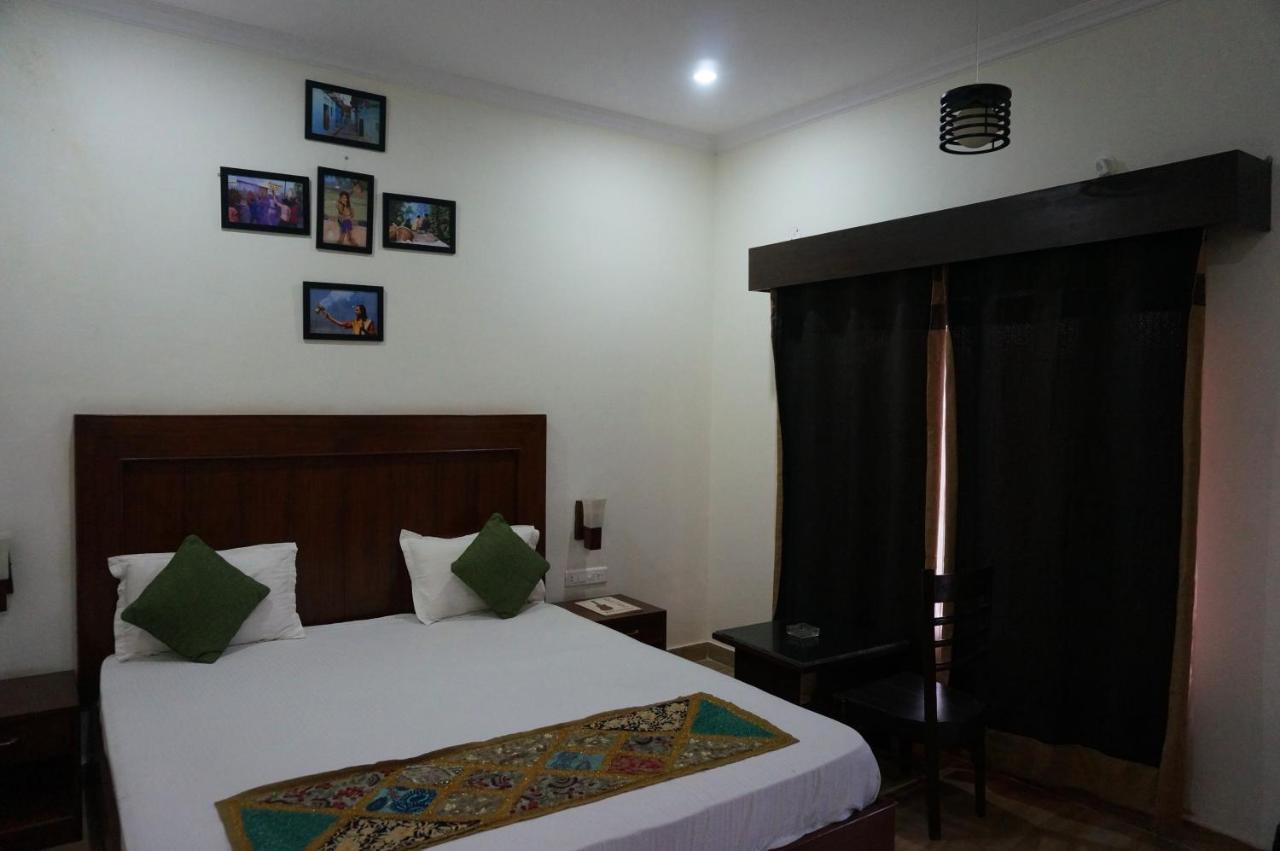 Hotel Ramayana Khadzsuráhó Kültér fotó