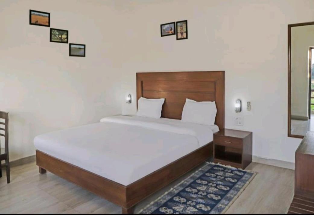 Hotel Ramayana Khadzsuráhó Kültér fotó