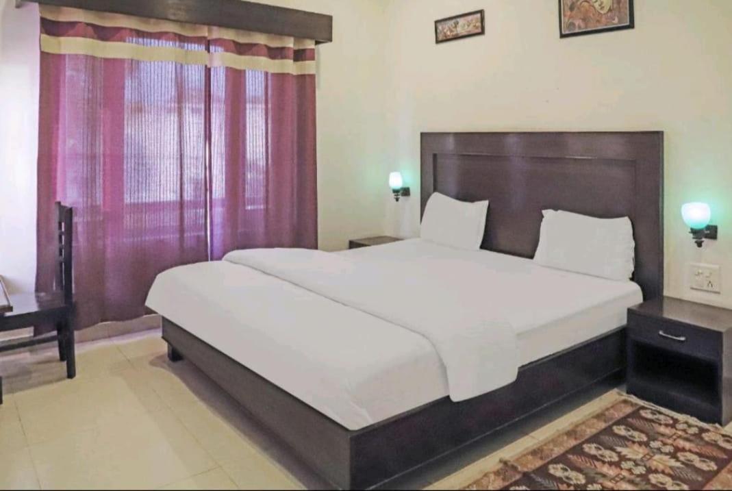 Hotel Ramayana Khadzsuráhó Kültér fotó