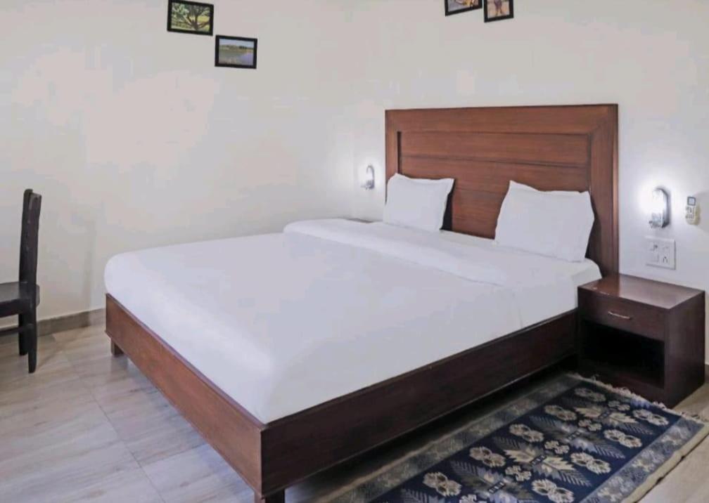 Hotel Ramayana Khadzsuráhó Kültér fotó