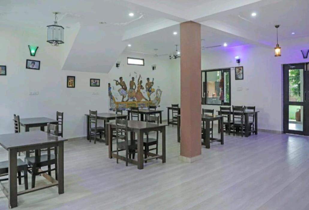 Hotel Ramayana Khadzsuráhó Kültér fotó